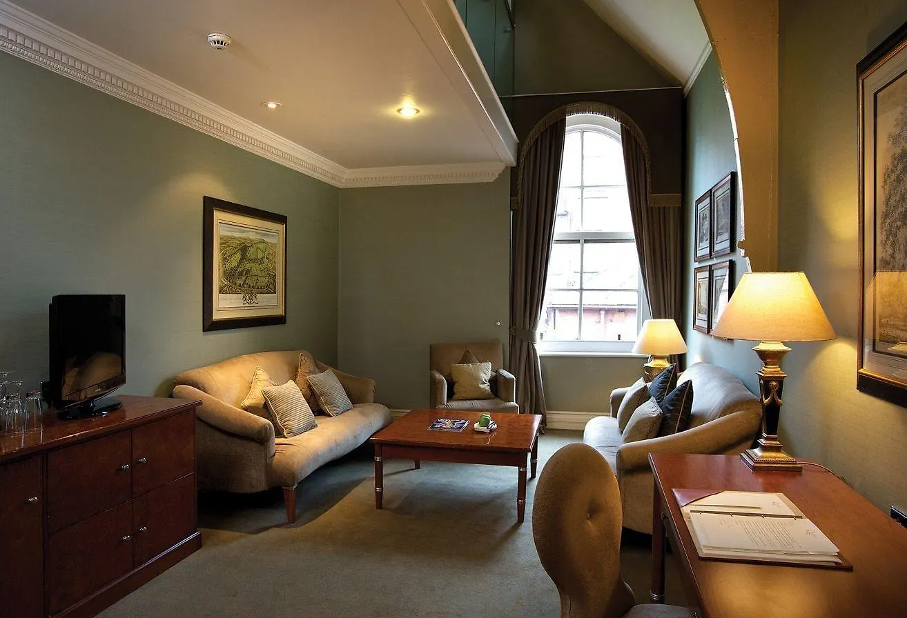 Quebecs Hotel Leeds